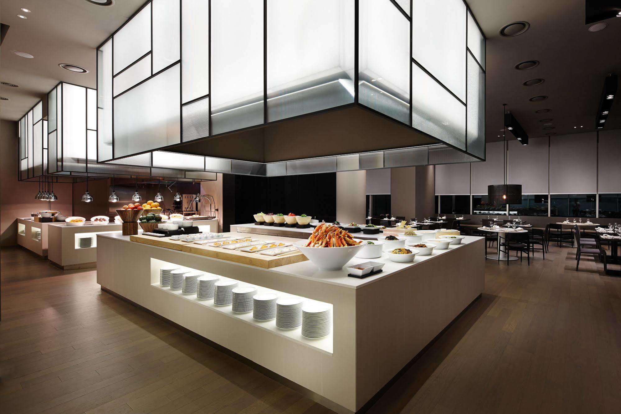 Shilla Gangnam Yeoksam Hotel 4*