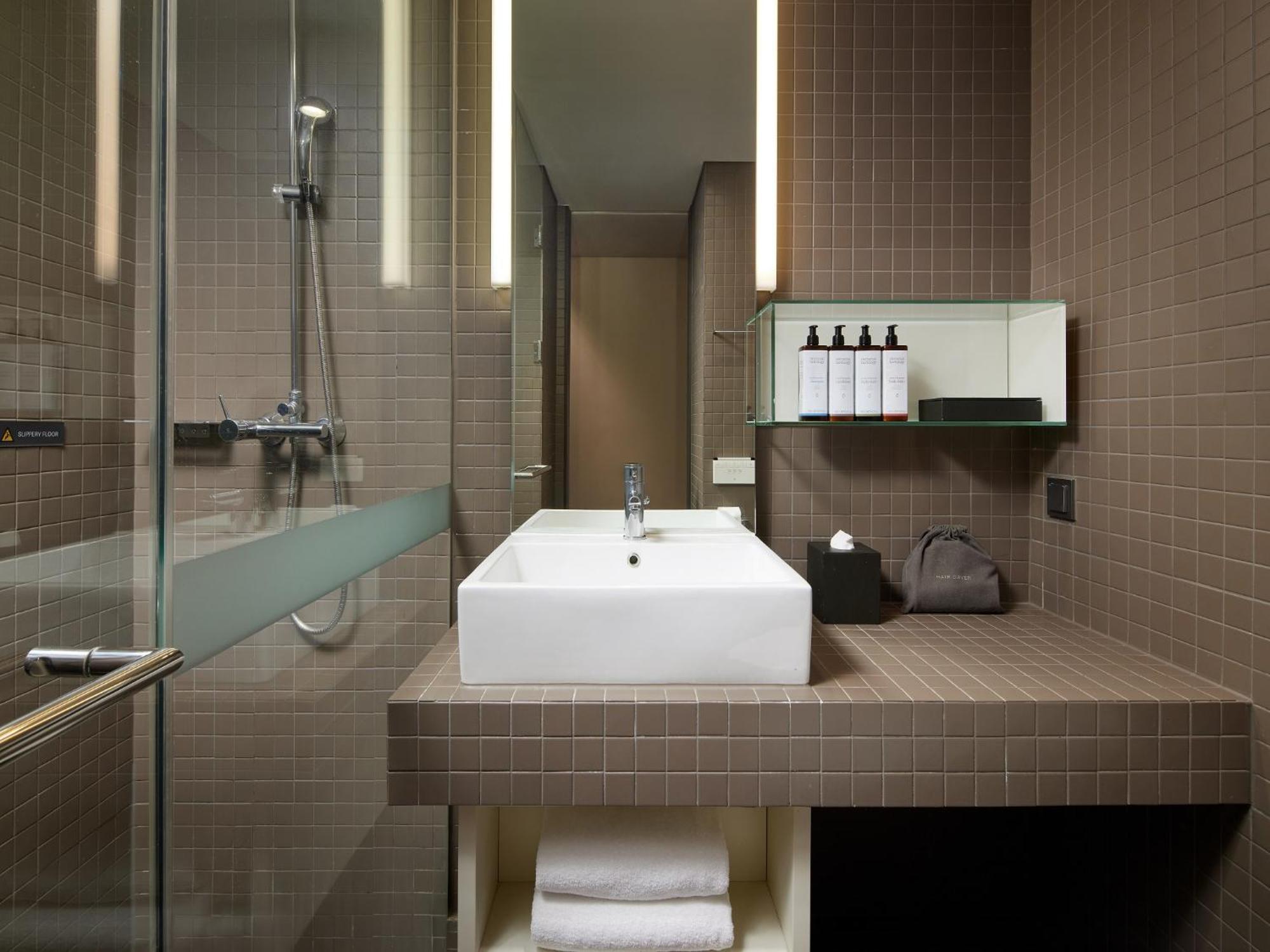 Shilla Gangnam Yeoksam Hotel 4*
